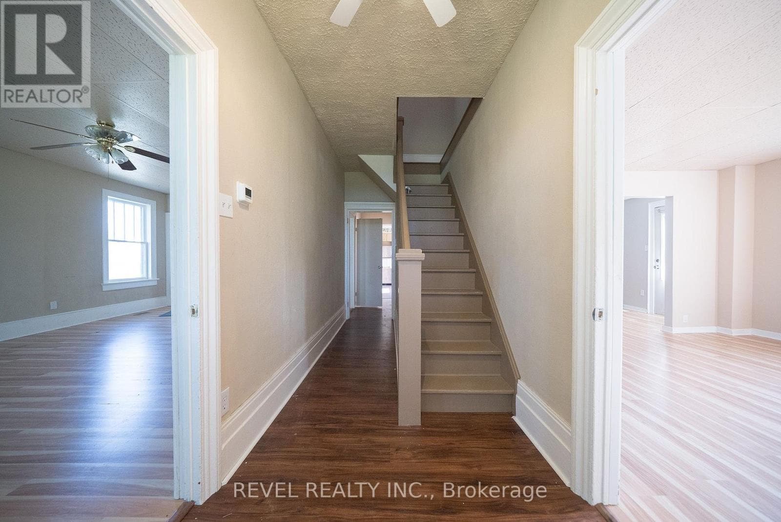 Single Family at 413 Ellis Avenue, Brant (Brantford Twp), Ontario - Photo 7 - RE/MAX Garden City Realty