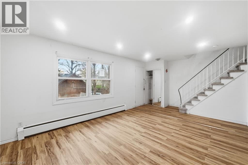 Single Family at 10- 76 BORDEN Parkway, Kitchener, Ontario - Photo 5 - RE/MAX Garden City Realty