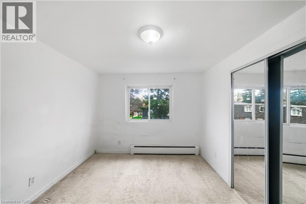 Single Family at 10- 76 BORDEN Parkway, Kitchener, Ontario - Photo 10 - RE/MAX Garden City Realty