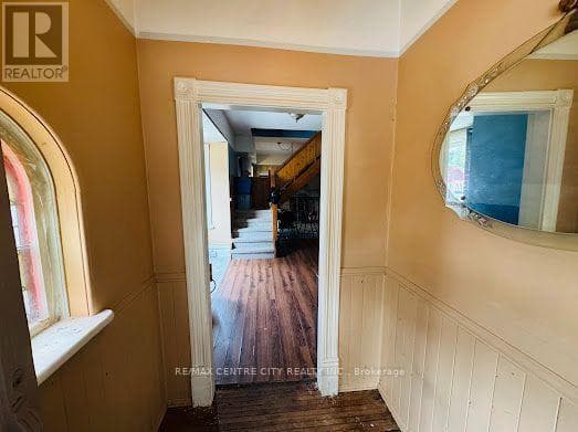Single Family at 122 Inkerman Street, London East (East L), Ontario - Photo 4 - RE/MAX Garden City Realty