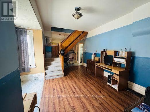 Single Family at 122 Inkerman Street, London East (East L), Ontario - Photo 5 - RE/MAX Garden City Realty