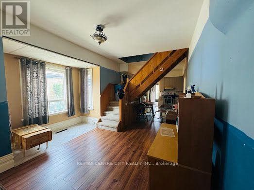 Single Family at 122 Inkerman Street, London East (East L), Ontario - Photo 7 - RE/MAX Garden City Realty