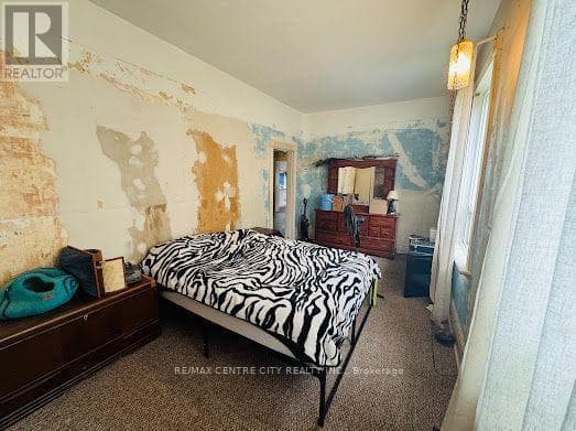 Single Family at 122 Inkerman Street, London East (East L), Ontario - Photo 8 - RE/MAX Garden City Realty