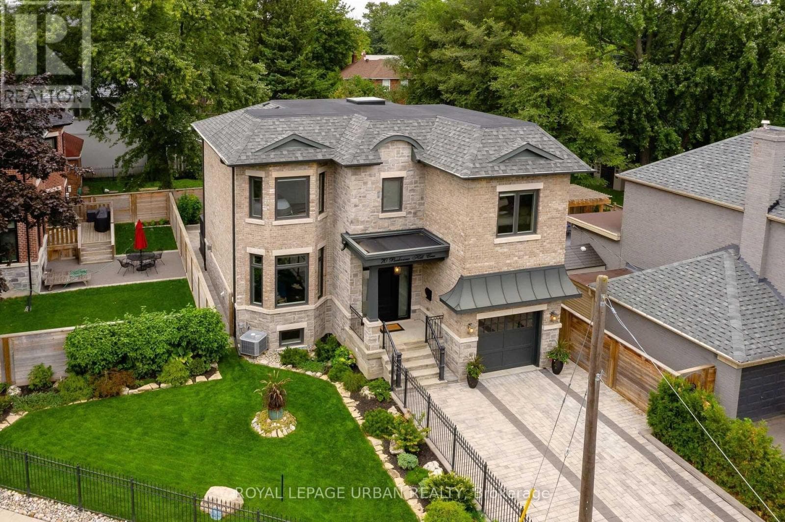70 Parkview Hill Crescent