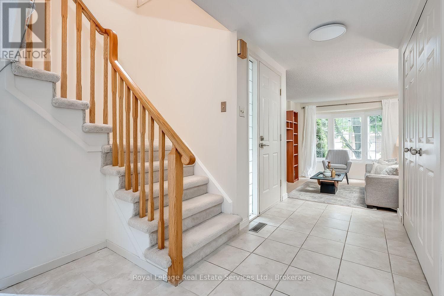 Single Family at 1194 Potters Wheel Crescent, Oakville (GA Glen Abbey), Ontario - Photo 4 - RE/MAX Garden City Realty