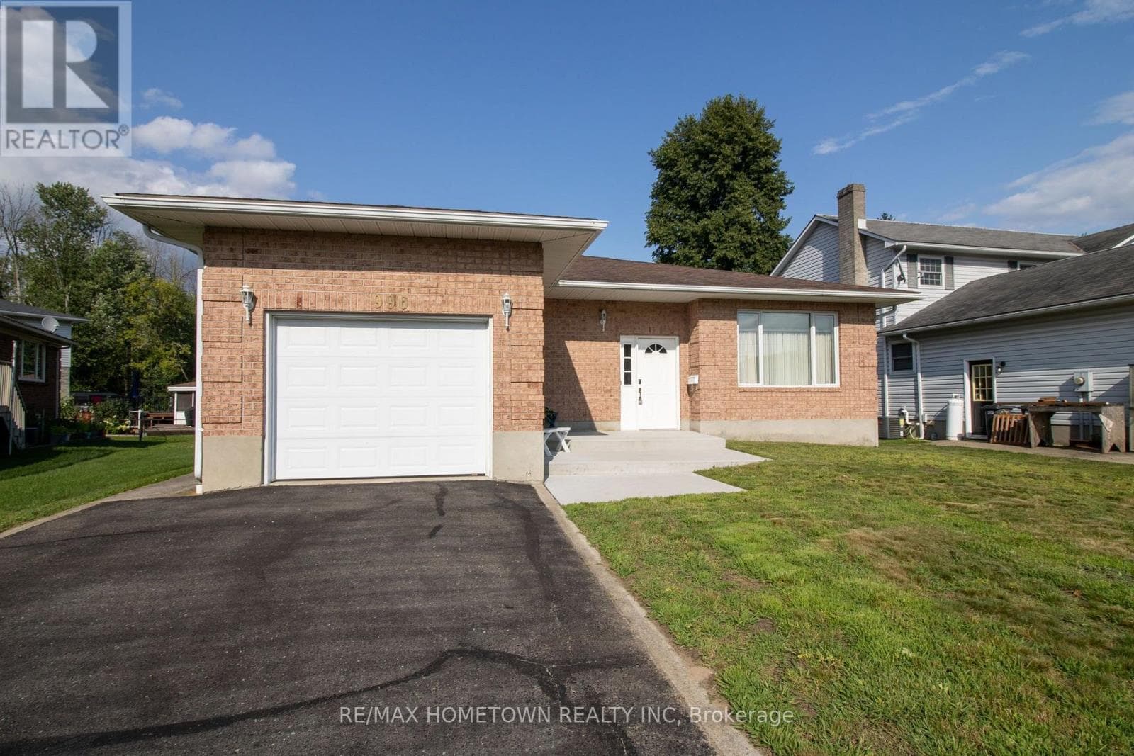 996 Massie Drive