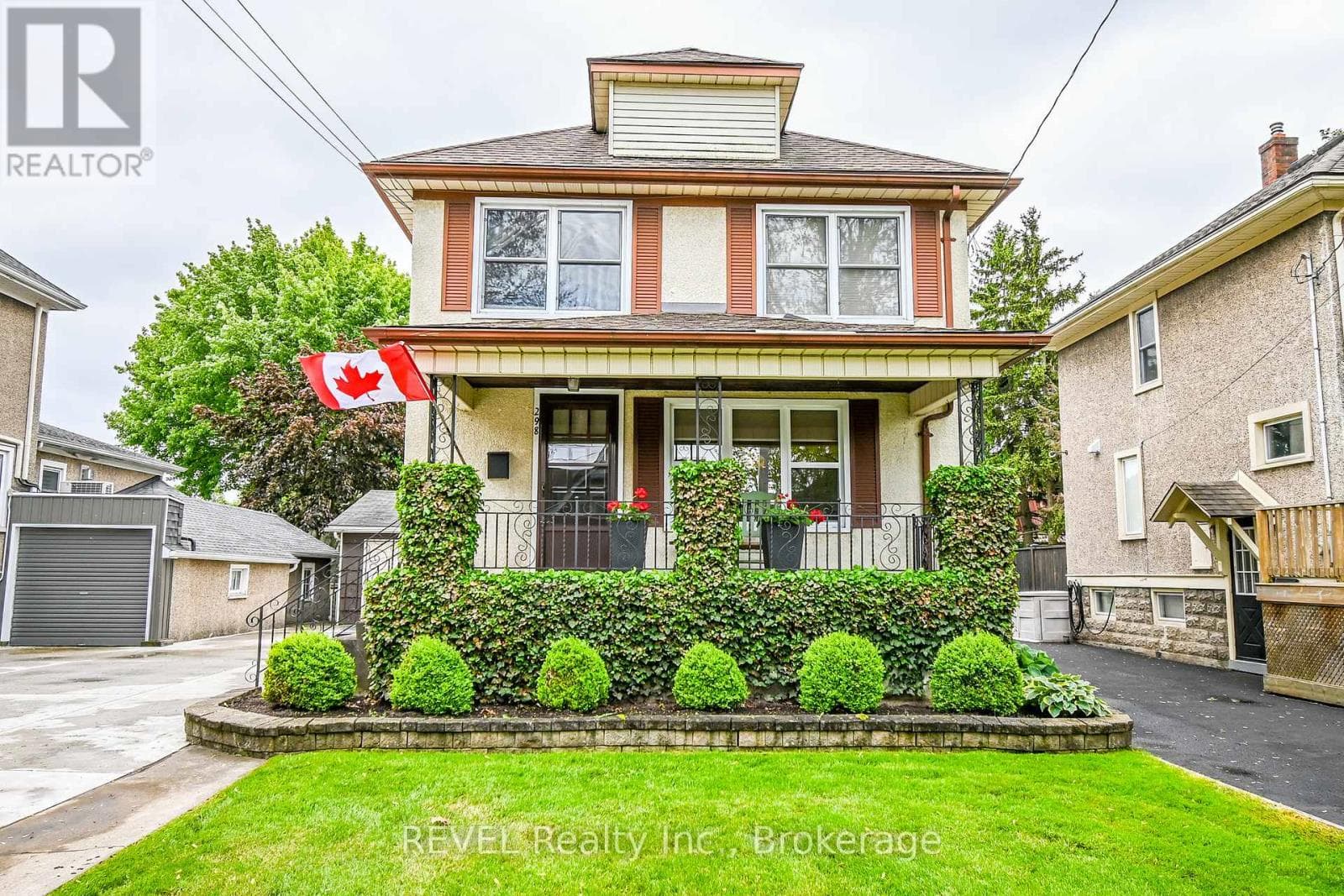 298 Stanley Street