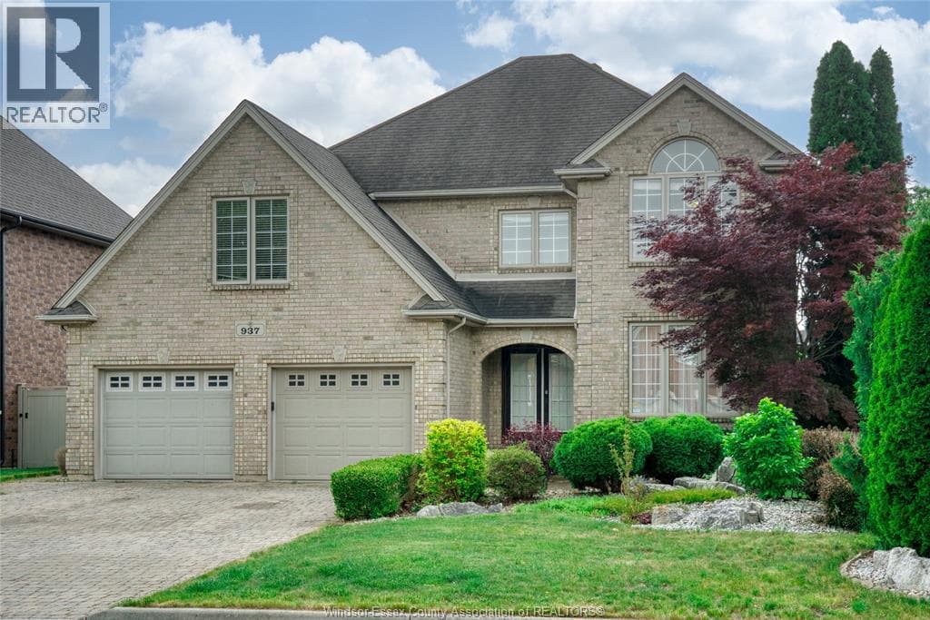 Single Family at 937 PAVAN, Windsor, Ontario - Photo 2 - RE/MAX Garden City Realty