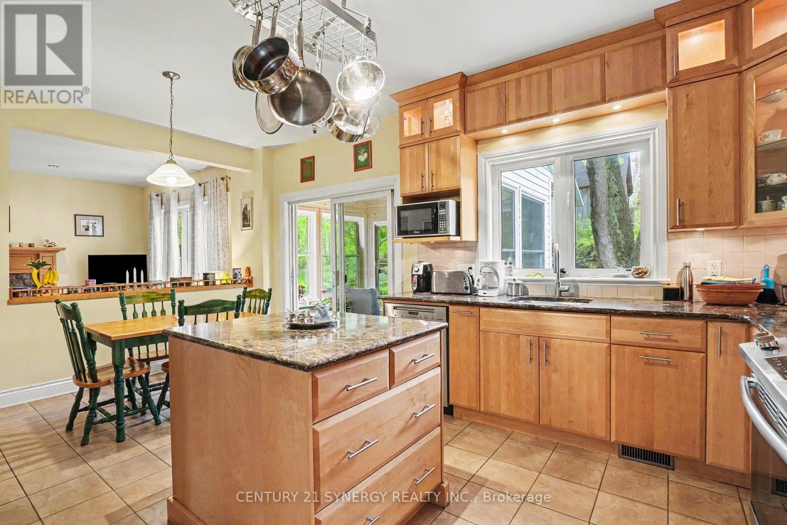 Single Family at 408 Brock Street, Merrickville-Wolford, Ontario - Photo 10 - RE/MAX Garden City Realty