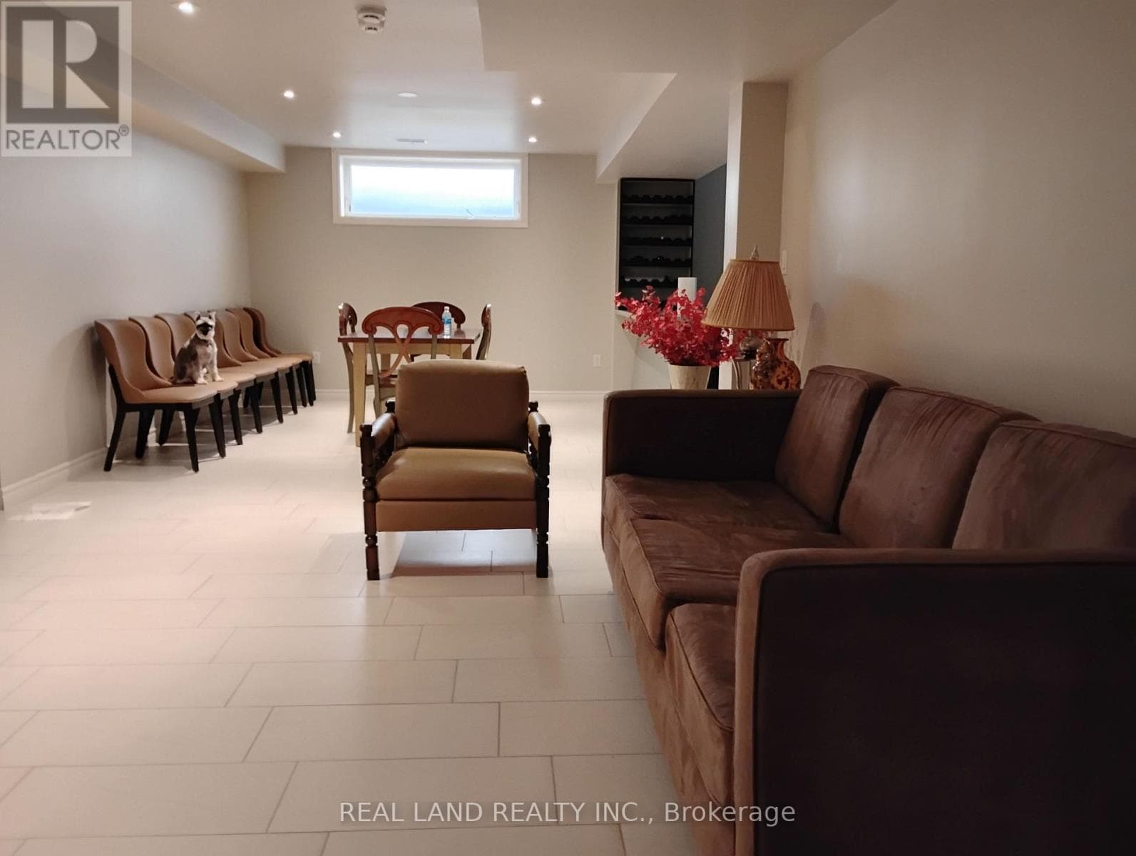 Hillsview Drive
