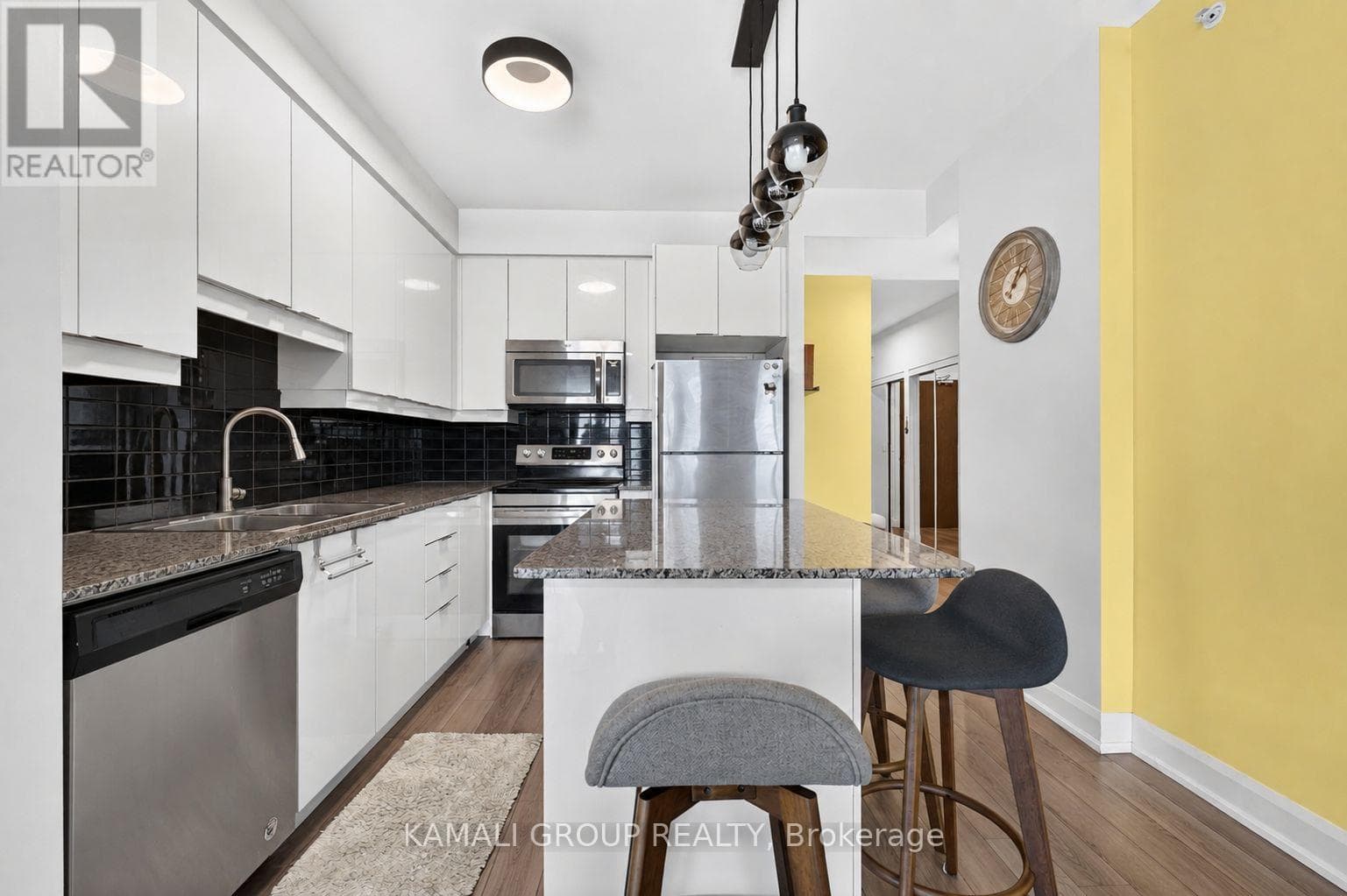Single Family at 1909- 2910 Highway 7, Vaughan (Concord), Ontario - Photo 4 - RE/MAX Garden City Realty