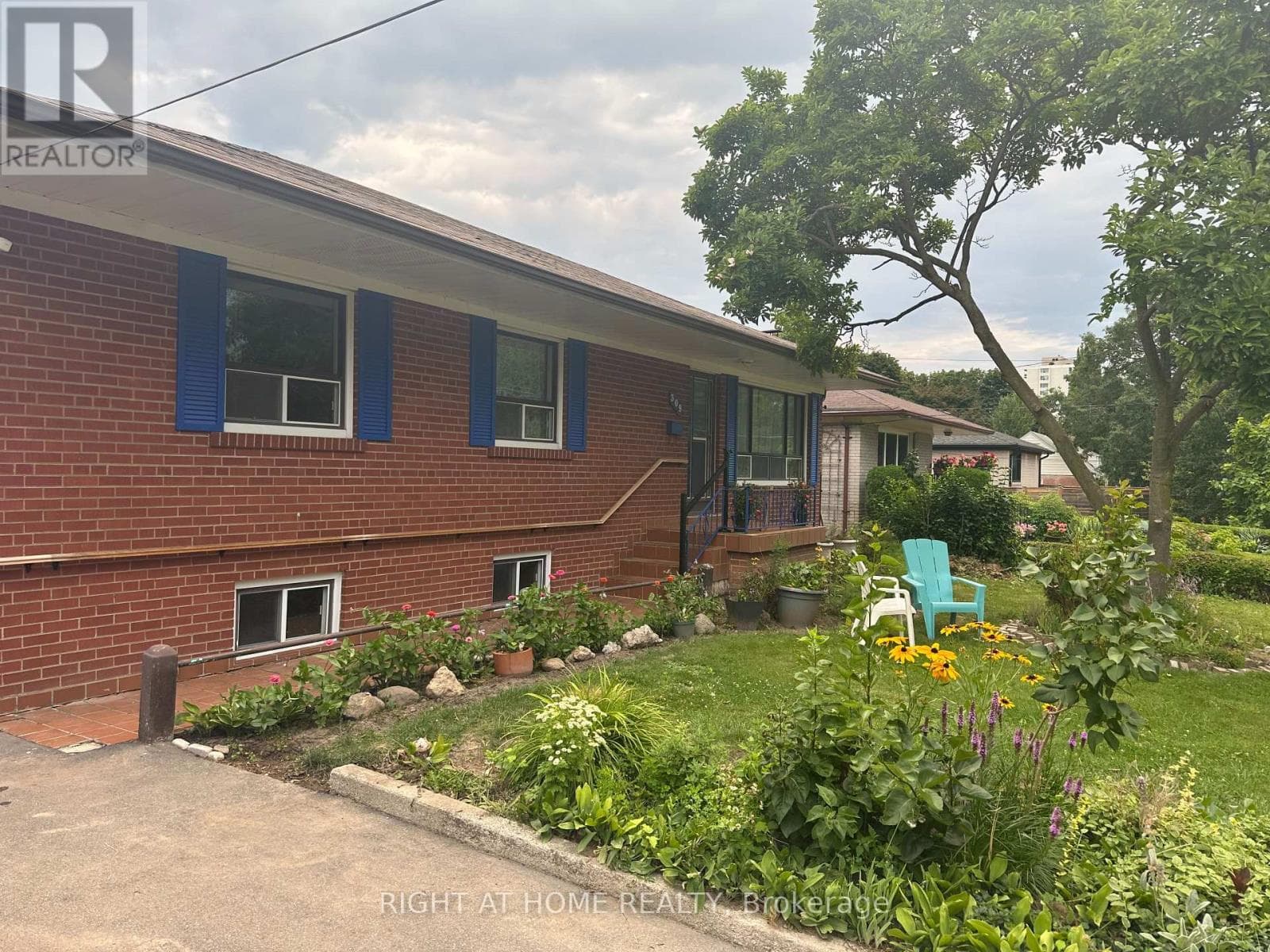 309 Queen Mary Drive