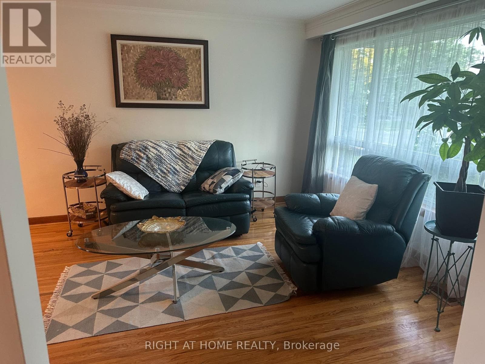 Single Family at 309 Queen Mary Drive, Oakville (CO Central), Ontario - Photo 6 - RE/MAX Garden City Realty