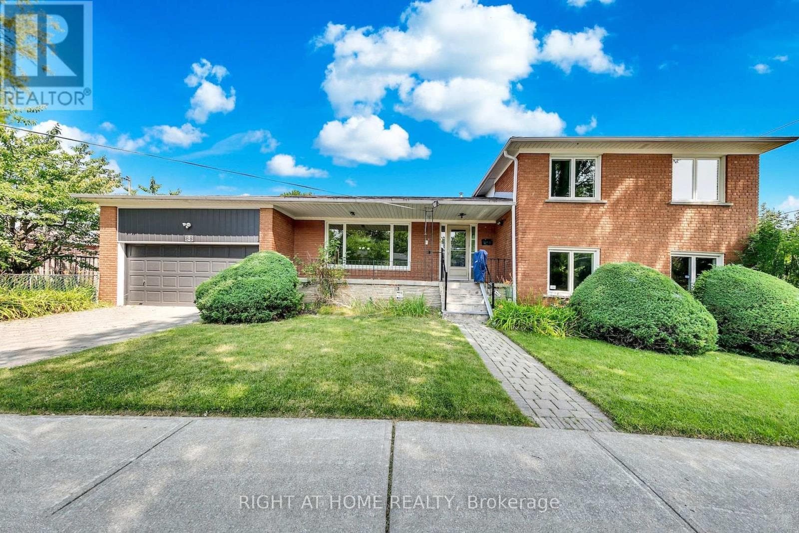 Single Family at 88 Peckham Avenue, Toronto (Newtonbrook West), Ontario - Photo 2 - RE/MAX Garden City Realty