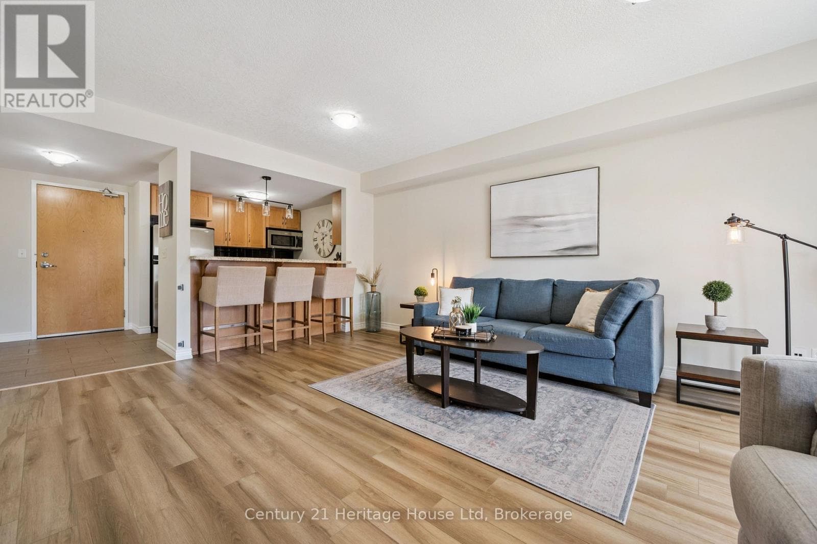 207- 901 Paisley Road