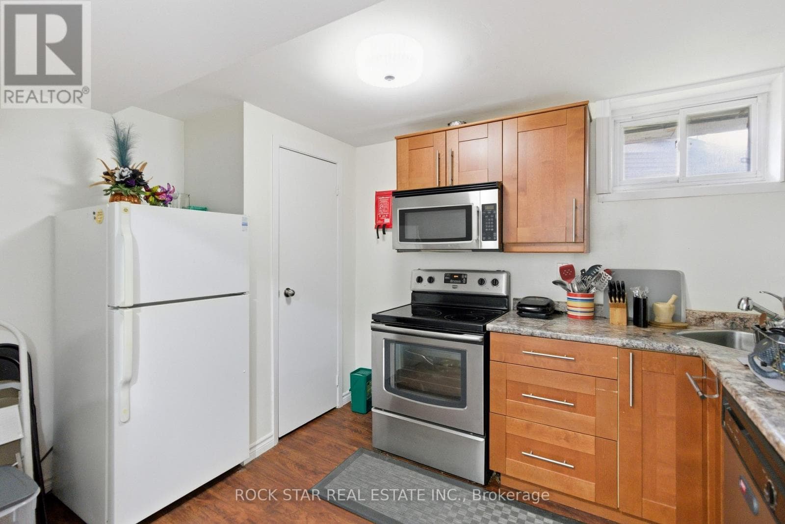Single Family at Bsmt- 111 Britten Close, Hamilton (Rolston), Ontario - Photo 10 - RE/MAX Garden City Realty