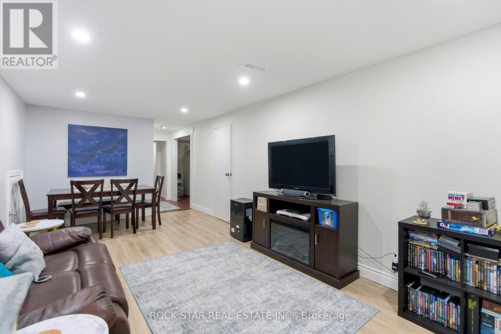 Single Family at Bsmt- 111 Britten Close, Hamilton (Rolston), Ontario - Photo 4 - RE/MAX Garden City Realty