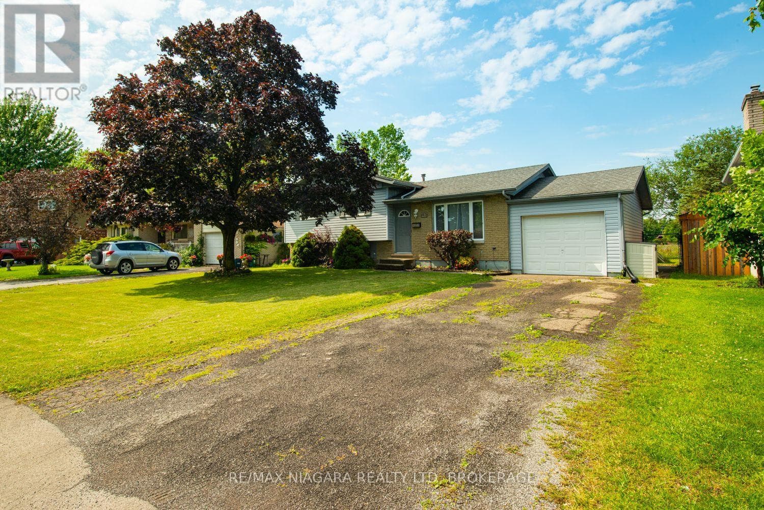 Single Family at 47 Elmvale Crescent, Port Colborne (Main Street), Ontario - Photo 3 - RE/MAX Garden City Realty