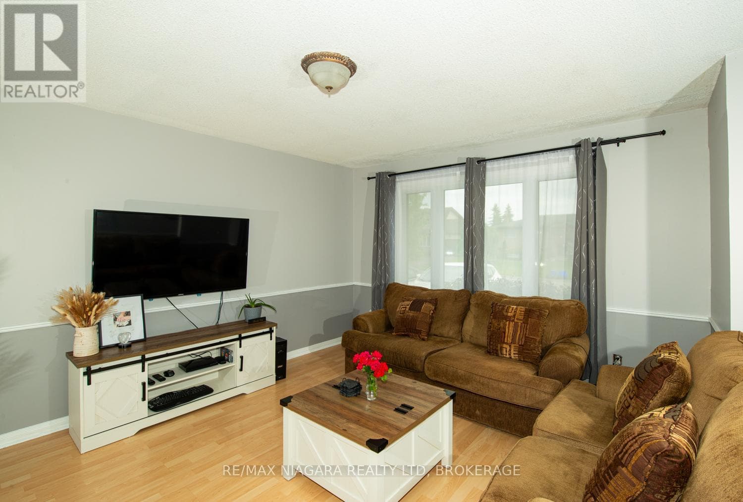 Single Family at 47 Elmvale Crescent, Port Colborne (Main Street), Ontario - Photo 9 - RE/MAX Garden City Realty