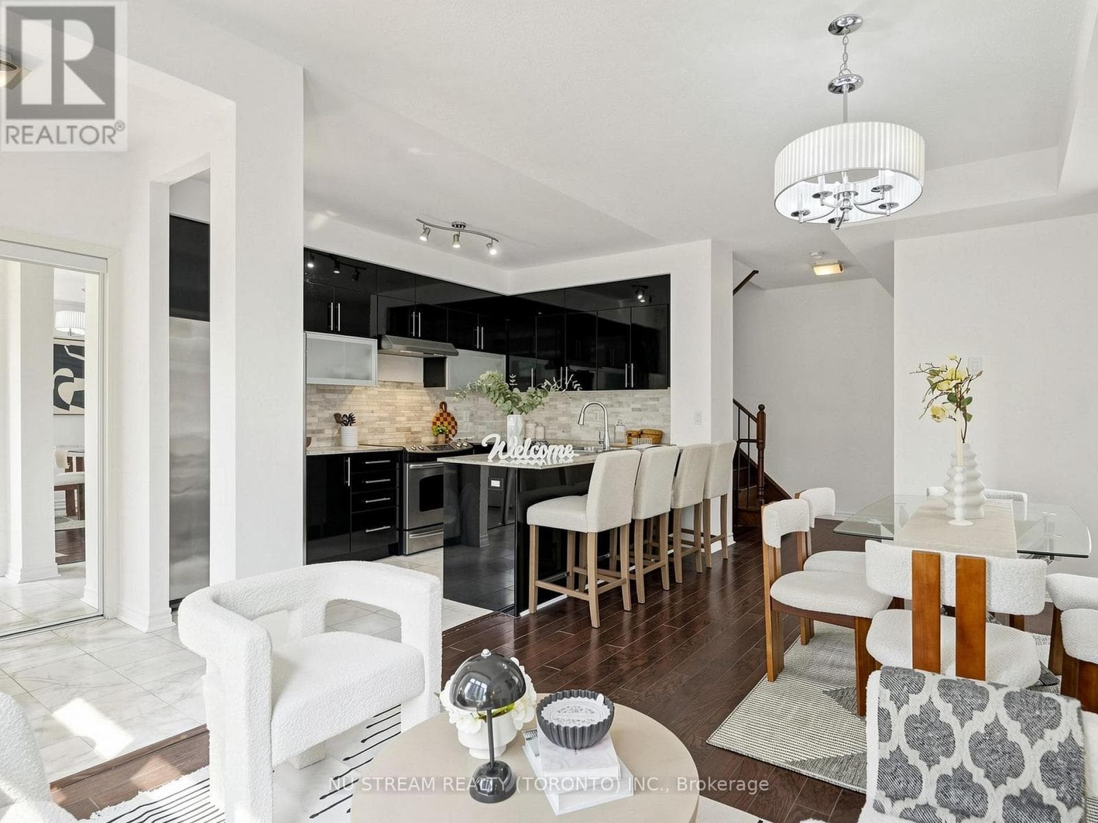 Single Family at 5- 7 Brighton Place, Vaughan (Crestwood-Springfarm-Yorkhill), Ontario - Photo 4 - RE/MAX Garden City Realty