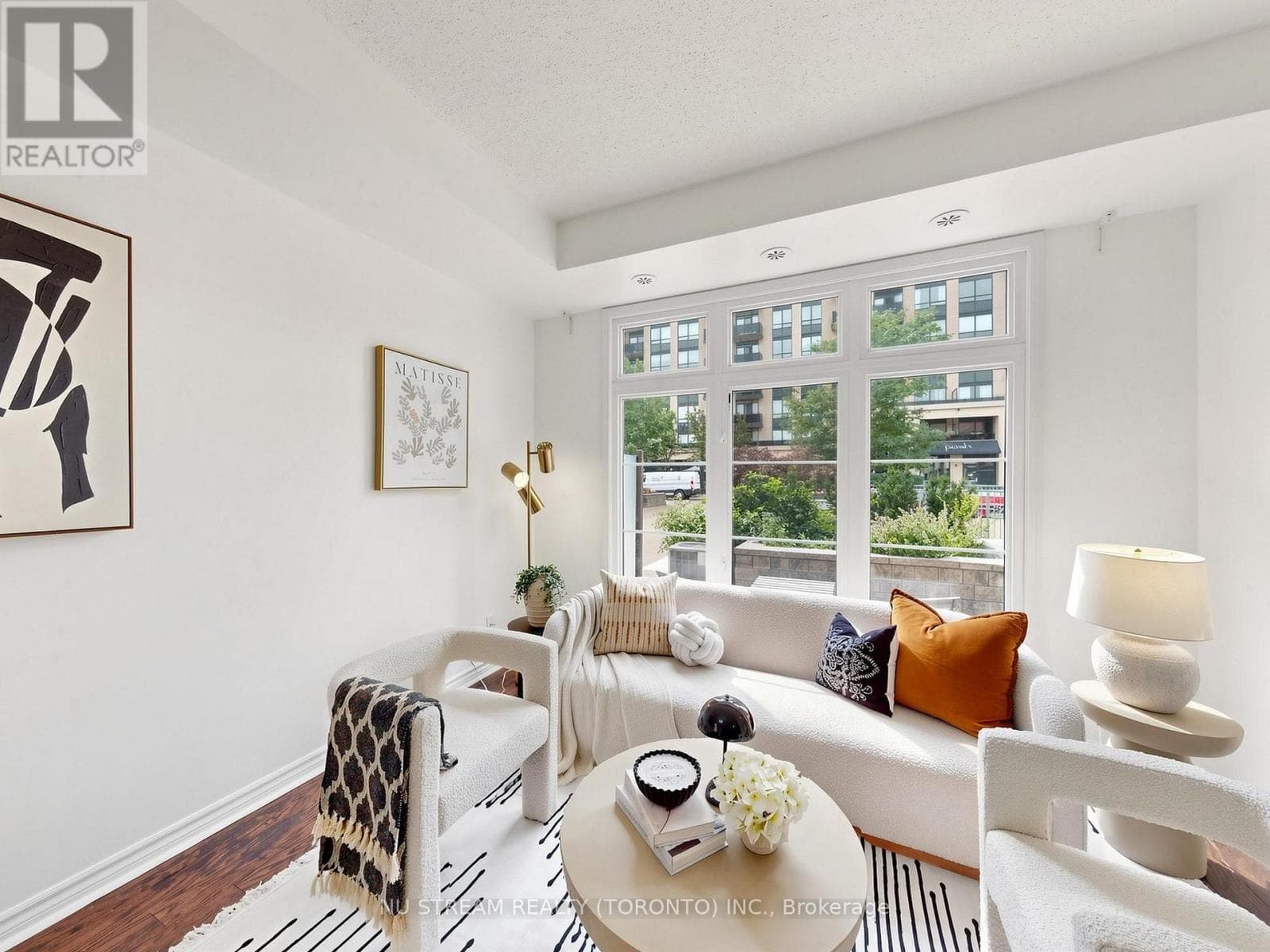 Single Family at 5- 7 Brighton Place, Vaughan (Crestwood-Springfarm-Yorkhill), Ontario - Photo 6 - RE/MAX Garden City Realty