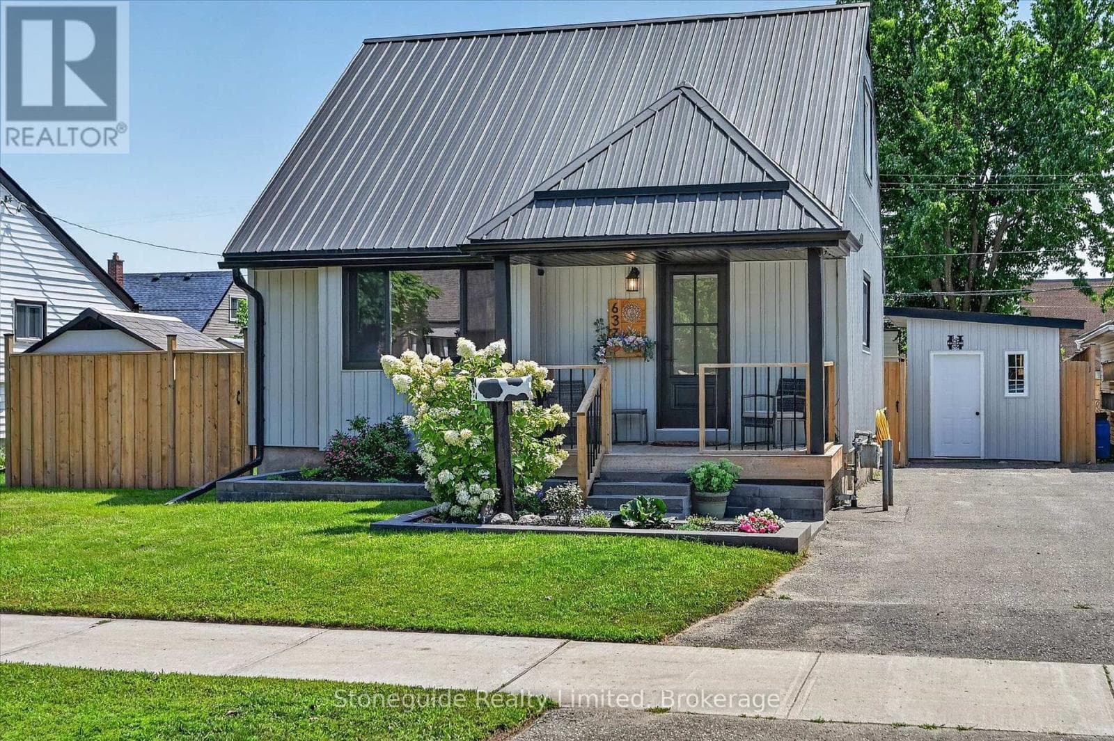 637 McKellar Street