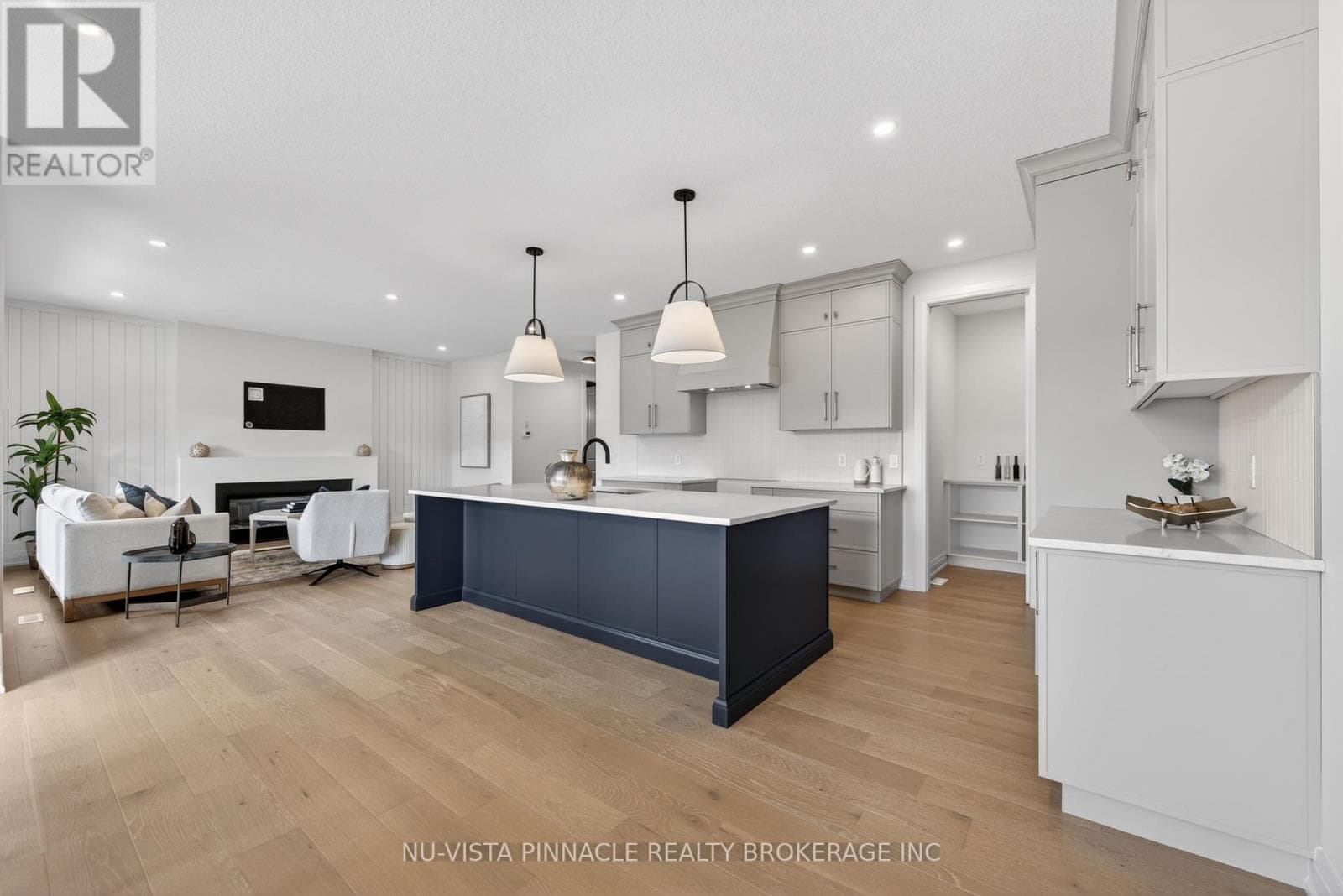 Single Family at 6875 Heathwoods Avenue, London South (South V), Ontario - Photo 10 - RE/MAX Garden City Realty