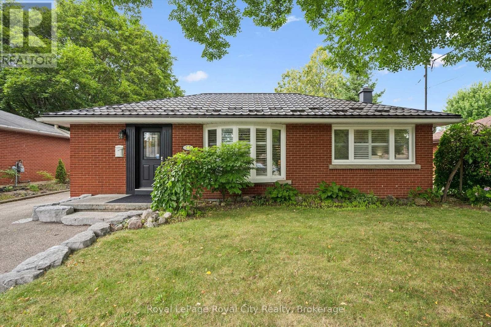 10 Sumac Place