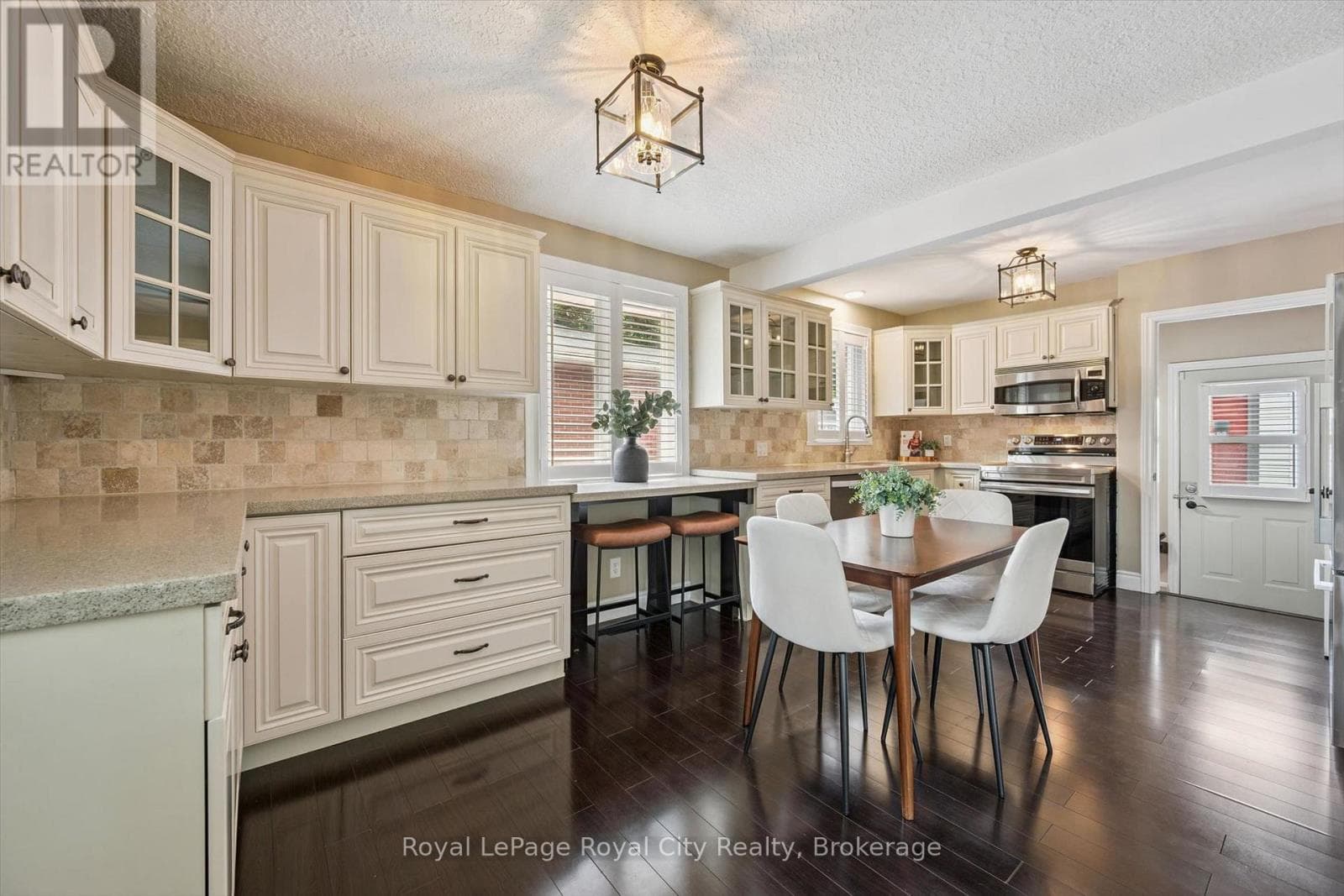 Single Family at 10 Sumac Place, Guelph (Riverside Park), Ontario - Photo 9 - RE/MAX Garden City Realty