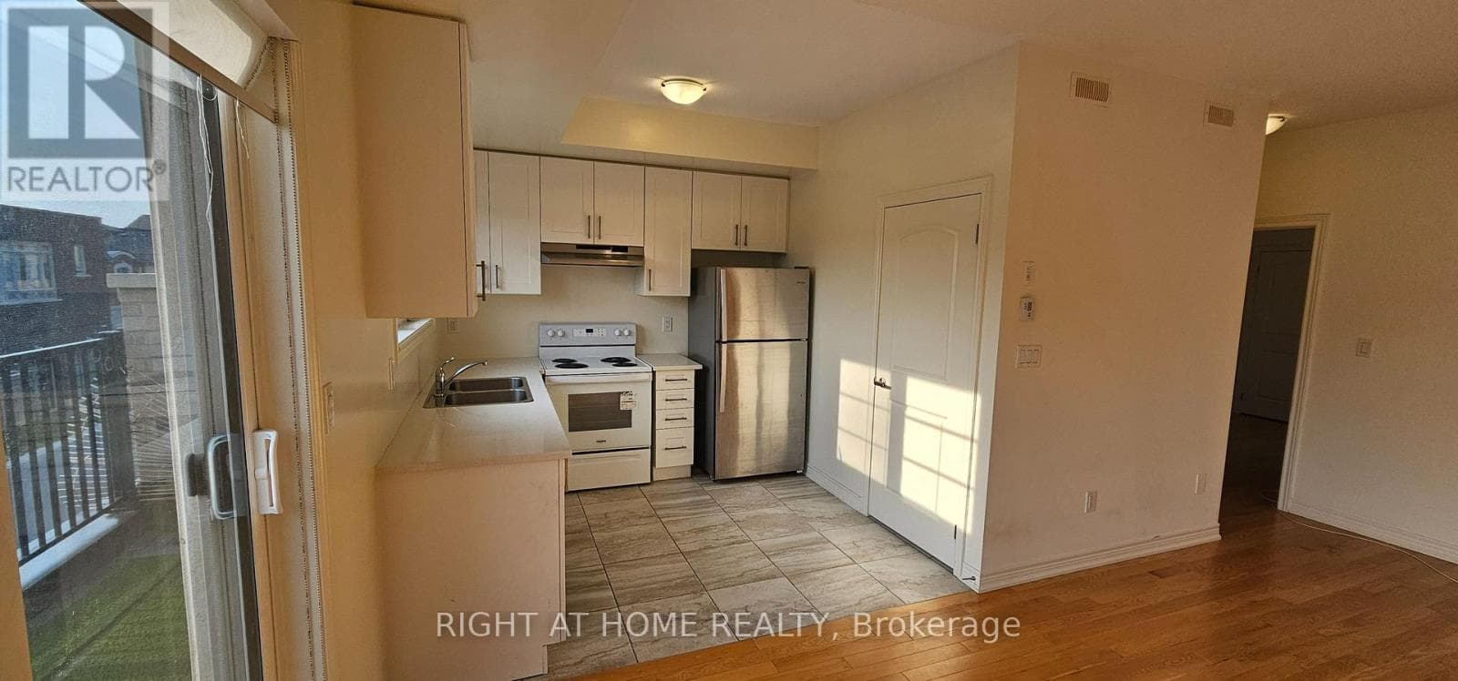 Single Family at Upper- 9430 Bayview Avenue, Richmond Hill (Observatory), Ontario - Photo 6 - RE/MAX Garden City Realty