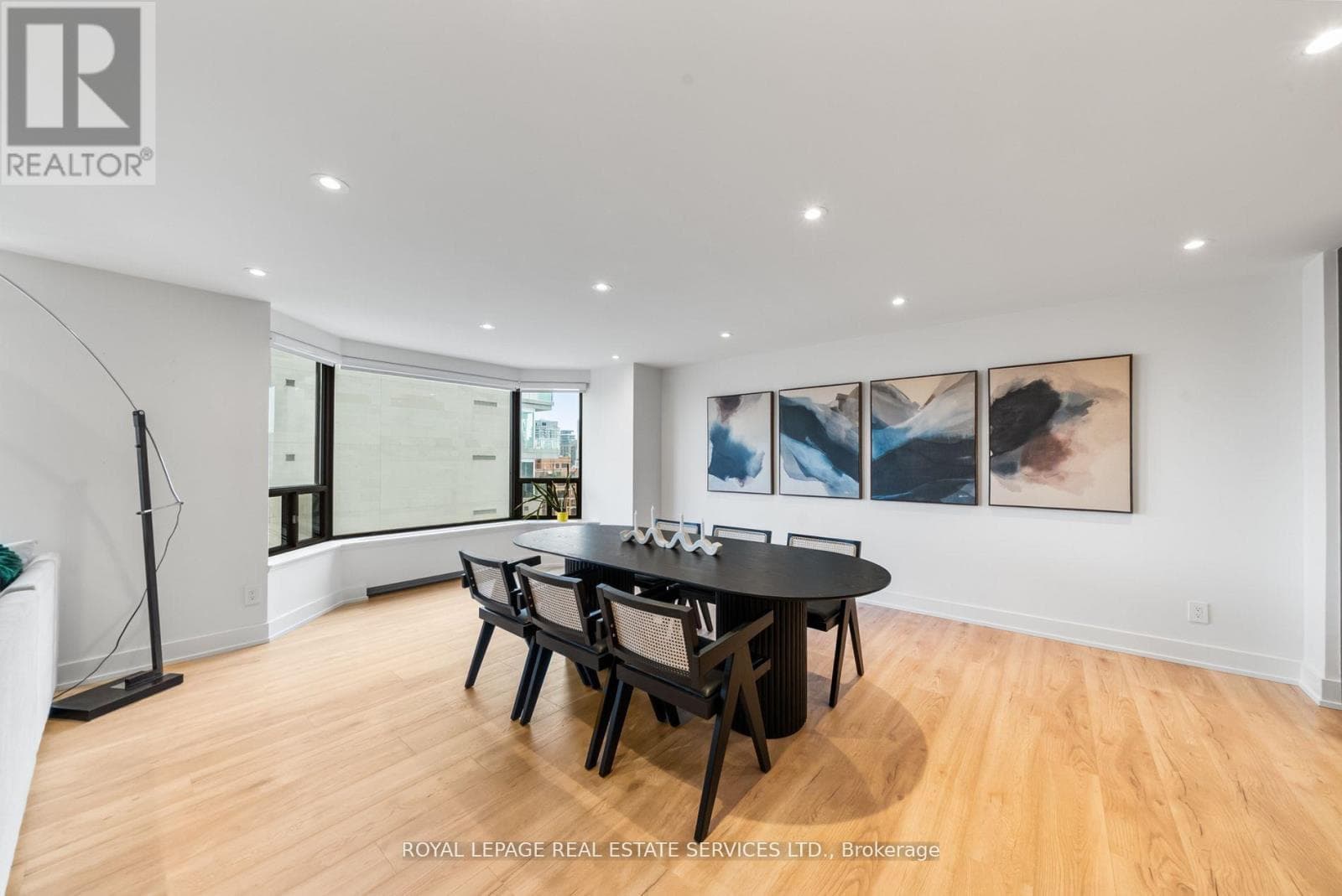 Single Family at 2008- 175 Cumberland Street, Toronto (Annex), Ontario - Photo 6 - RE/MAX Garden City Realty