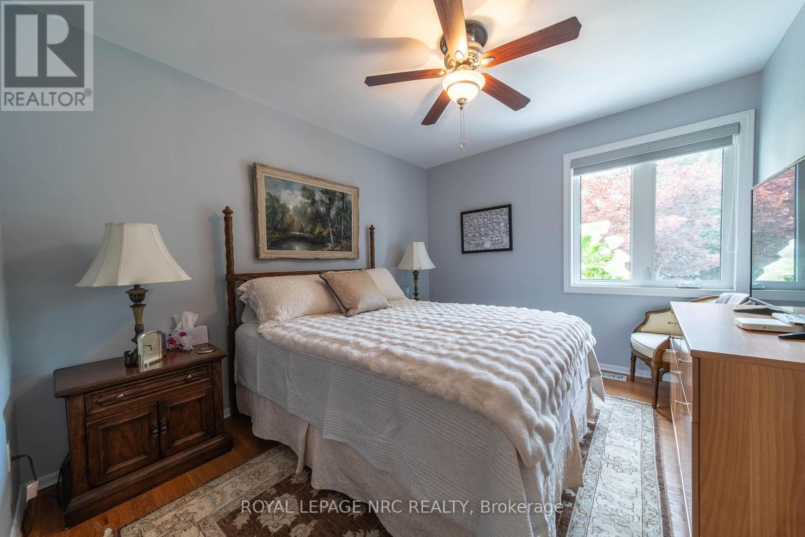 Single Family at 6954 Coach Drive, Niagara Falls (Dorchester), Ontario - Photo 10 - RE/MAX Garden City Realty