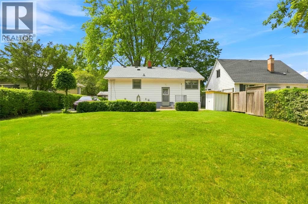Single Family at 1196 Carr Street, Sarnia, Ontario - Photo 3 - RE/MAX Garden City Realty