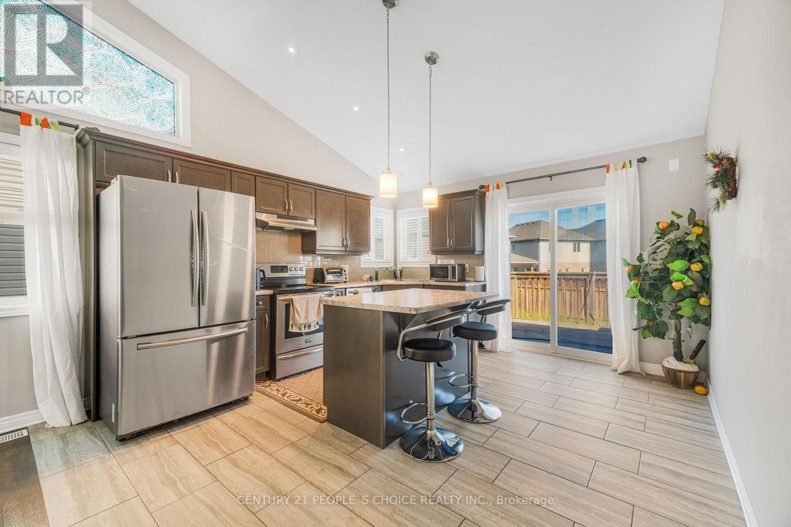 Single Family at 6534 SAM IORFIDA Drive, Niagara Falls (Oldfield), Ontario - Photo 10 - RE/MAX Garden City Realty
