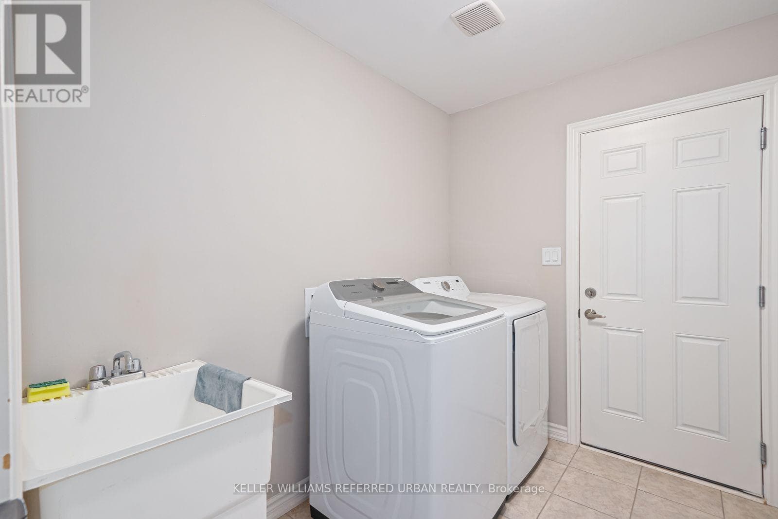 Single Family at 209 Breton Street, Clearview (Stayner), Ontario - Photo 6 - RE/MAX Garden City Realty