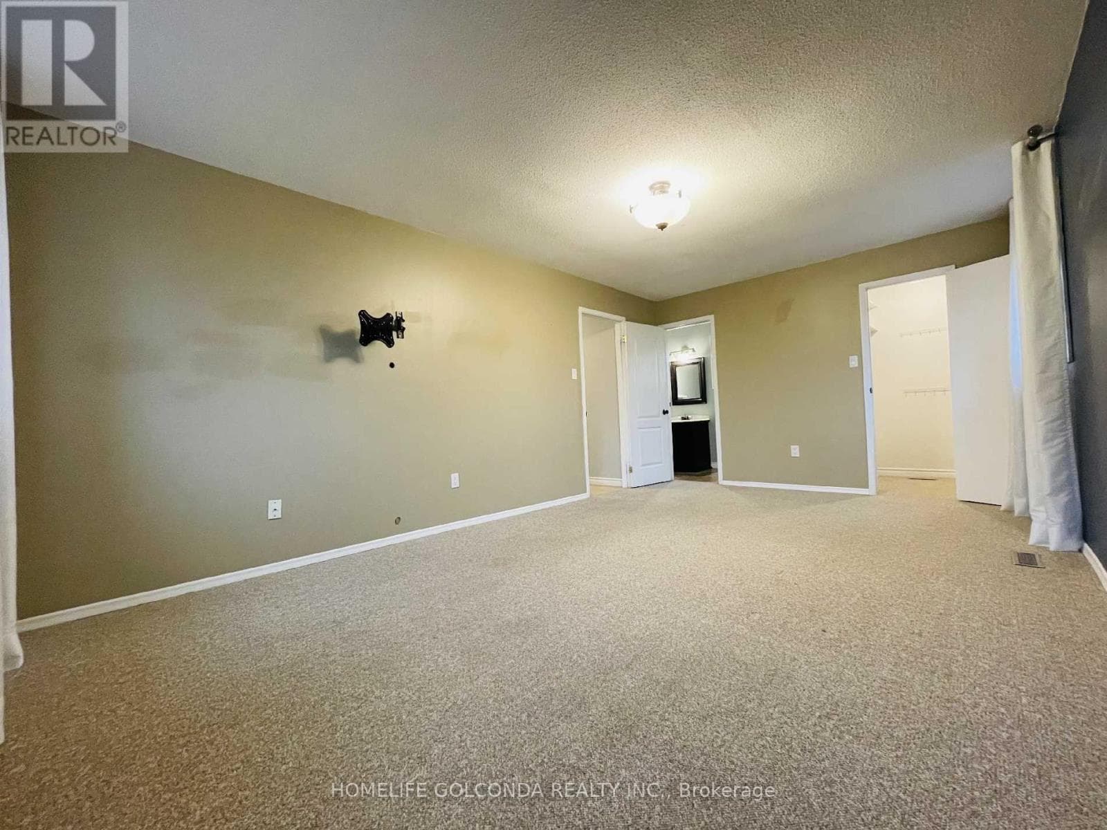 Single Family at 909 Ferndale Crescent, Newmarket (Gorham-College Manor), Ontario - Photo 10 - RE/MAX Garden City Realty