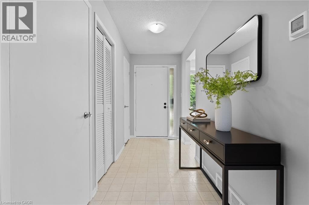 Single Family at 53- 77 LINWELL Road, St. Catharines, Ontario - Photo 4 - RE/MAX Garden City Realty