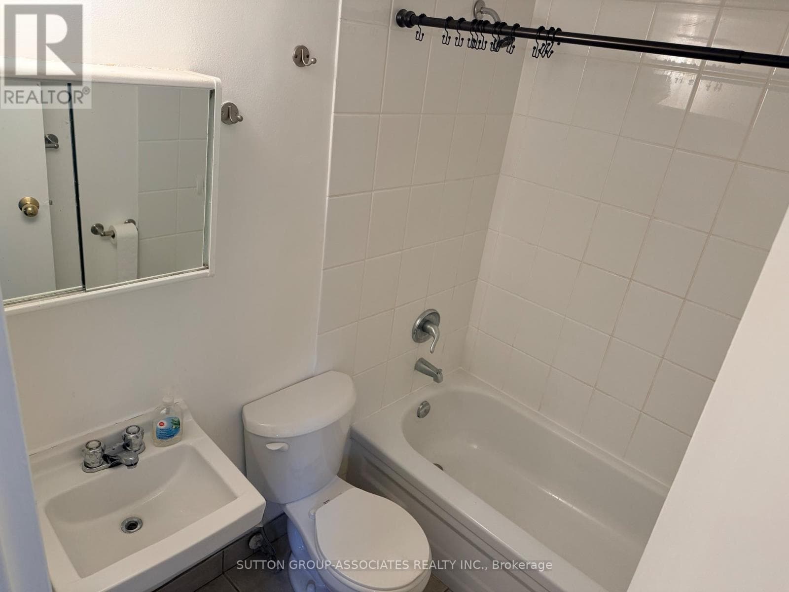 Multi-family at 407- 52 Metcalfe Street, Toronto (Cabbagetown-South St. James Town), Ontario - Photo 10 - RE/MAX Garden City Realty