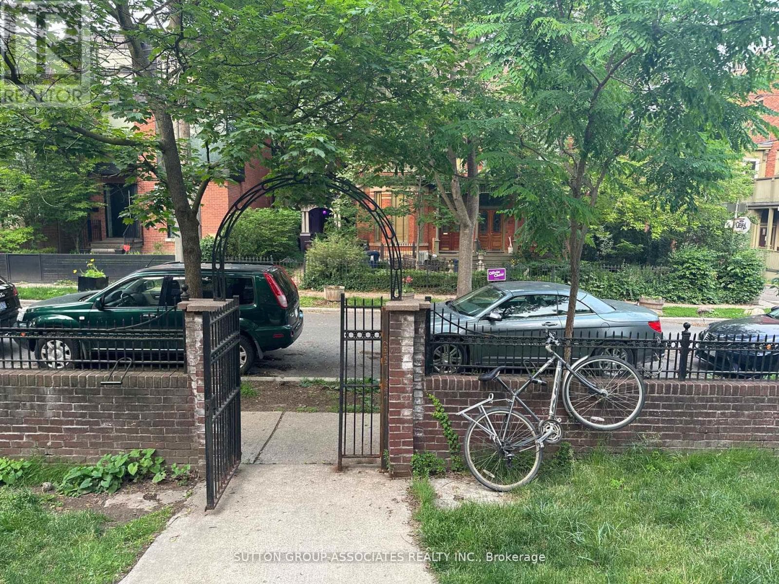 Multi-family at 407- 52 Metcalfe Street, Toronto (Cabbagetown-South St. James Town), Ontario - Photo 2 - RE/MAX Garden City Realty