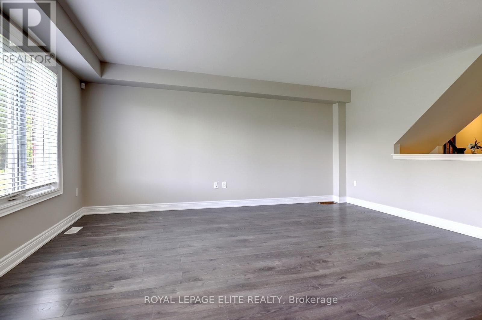 Single Family at 8025 Cole Court, Niagara Falls (Oldfield), Ontario - Photo 10 - RE/MAX Garden City Realty