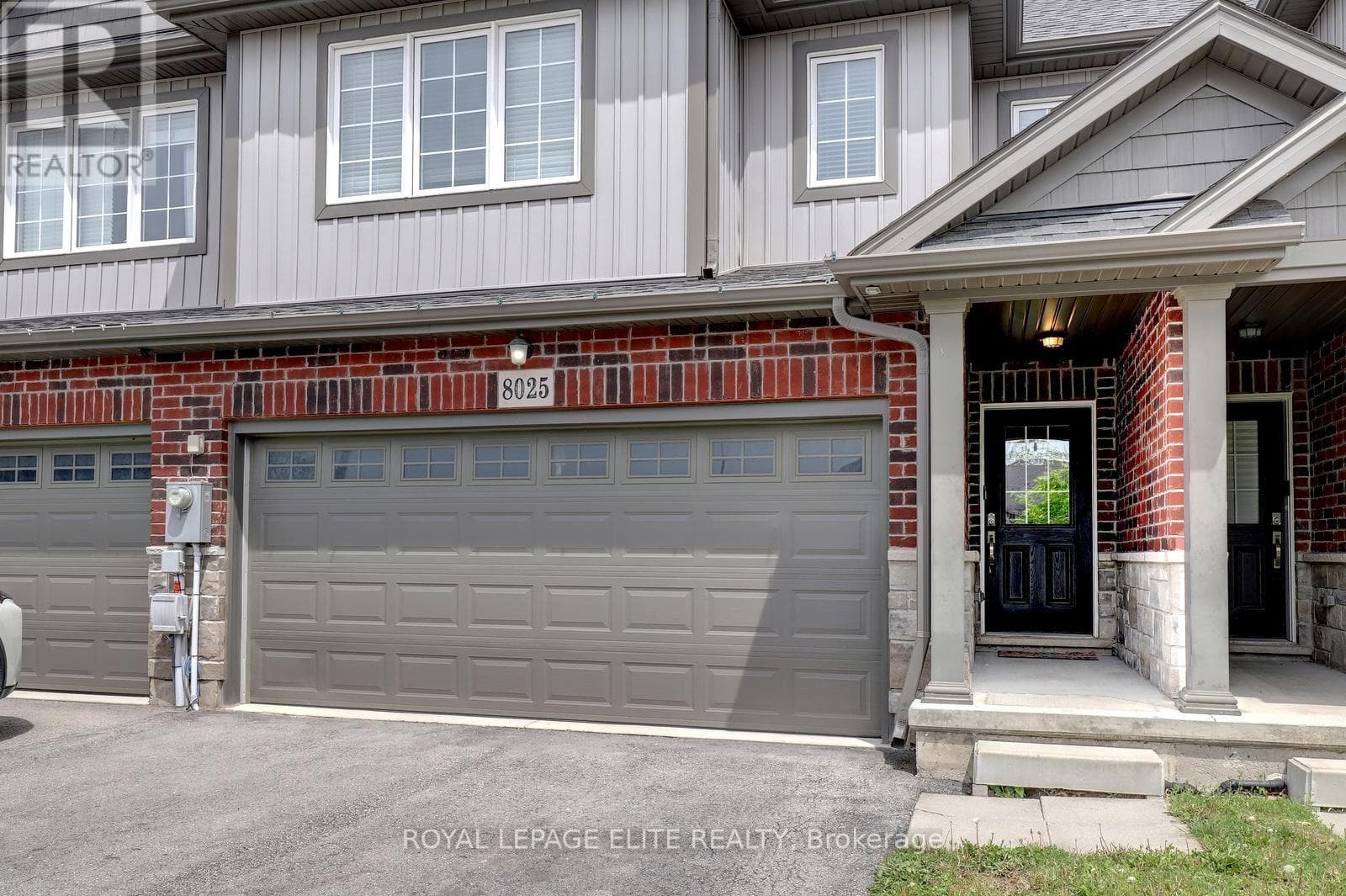 Single Family at 8025 Cole Court, Niagara Falls (Oldfield), Ontario - Photo 2 - RE/MAX Garden City Realty