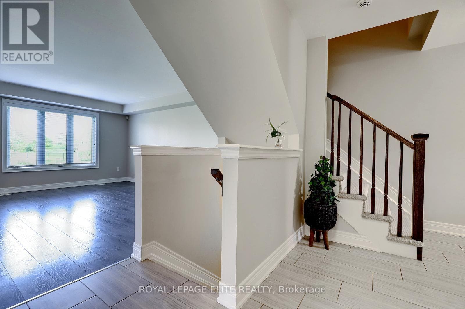 Single Family at 8025 Cole Court, Niagara Falls (Oldfield), Ontario - Photo 8 - RE/MAX Garden City Realty