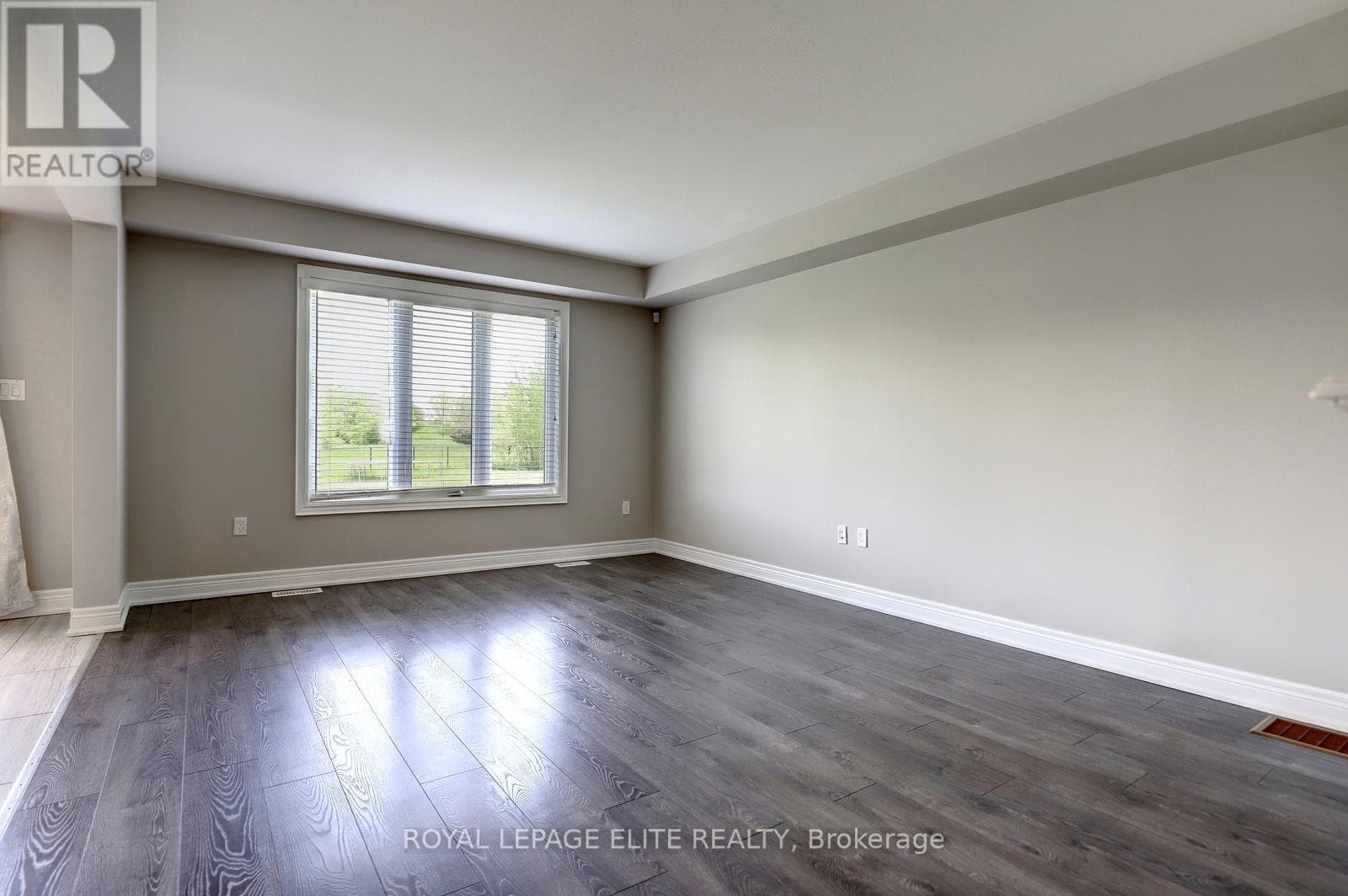 Single Family at 8025 Cole Court, Niagara Falls (Oldfield), Ontario - Photo 9 - RE/MAX Garden City Realty