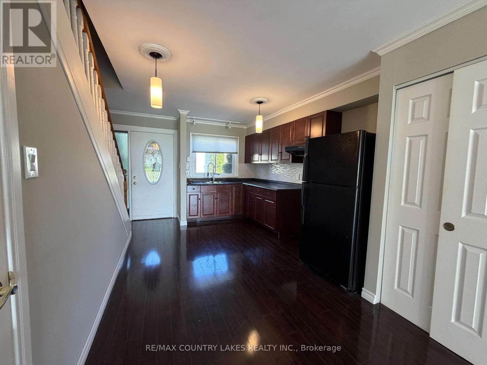 Single Family at 11- 1 Paradise Boulevard, Ramara, Ontario - Photo 10 - RE/MAX Garden City Realty