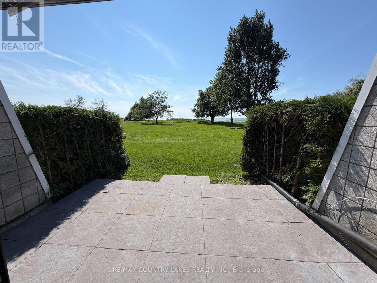 Single Family at 11- 1 Paradise Boulevard, Ramara, Ontario - Photo 6 - RE/MAX Garden City Realty