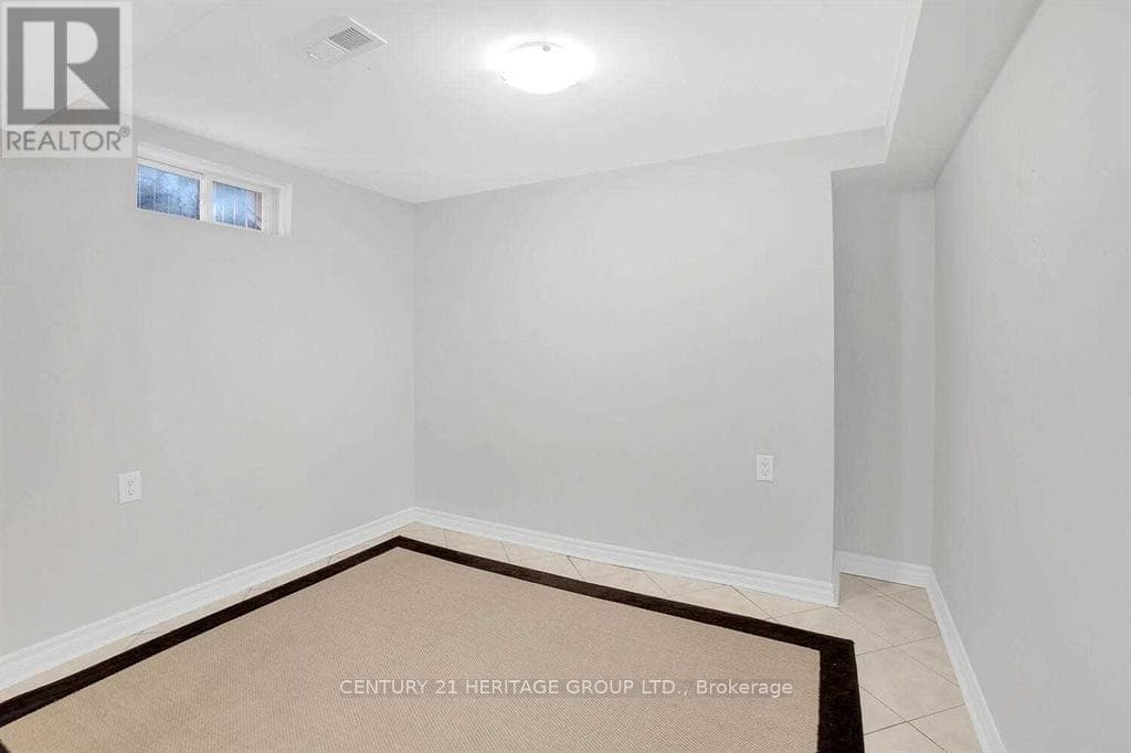 Single Family at 521 Heddle Crescent, Newmarket (Stonehaven-Wyndham), Ontario - Photo 5 - RE/MAX Garden City Realty