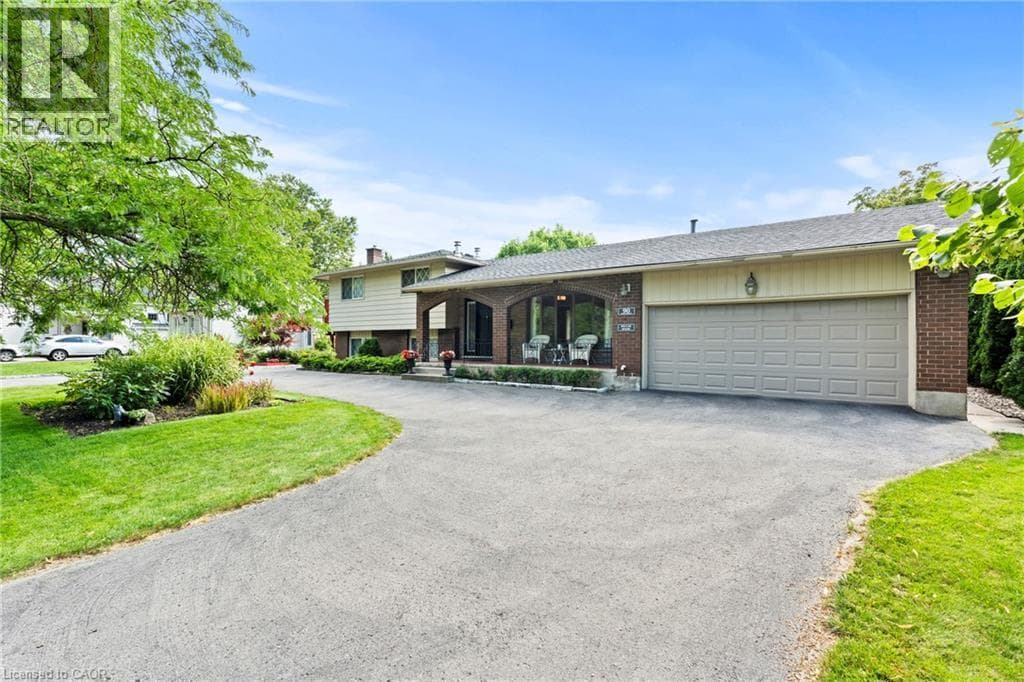 Single Family at 90 MARY Street, Niagara-on-the-Lake, Ontario - Photo 4 - RE/MAX Garden City Realty