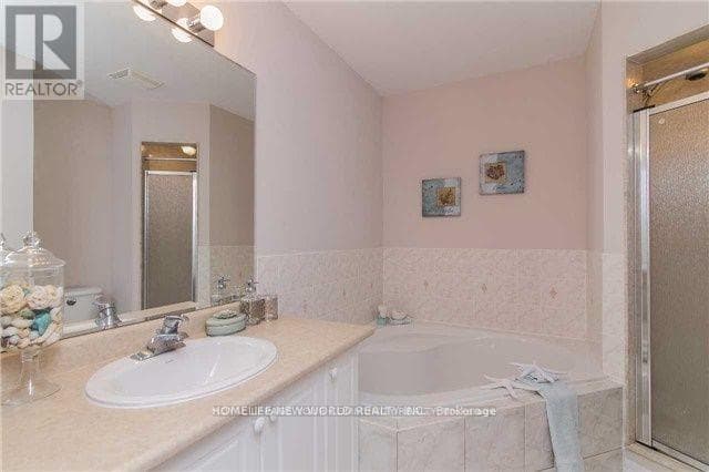 Single Family at Upper- 6 Altamont Road, Toronto (Newtonbrook West), Ontario - Photo 10 - RE/MAX Garden City Realty