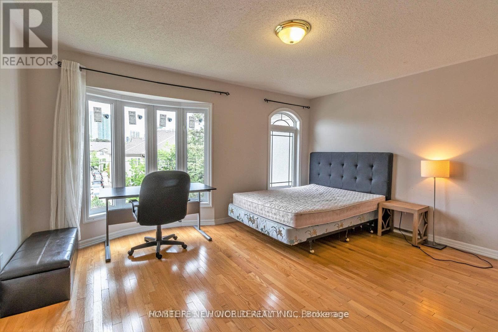 Single Family at Upper- 6 Altamont Road, Toronto (Newtonbrook West), Ontario - Photo 5 - RE/MAX Garden City Realty