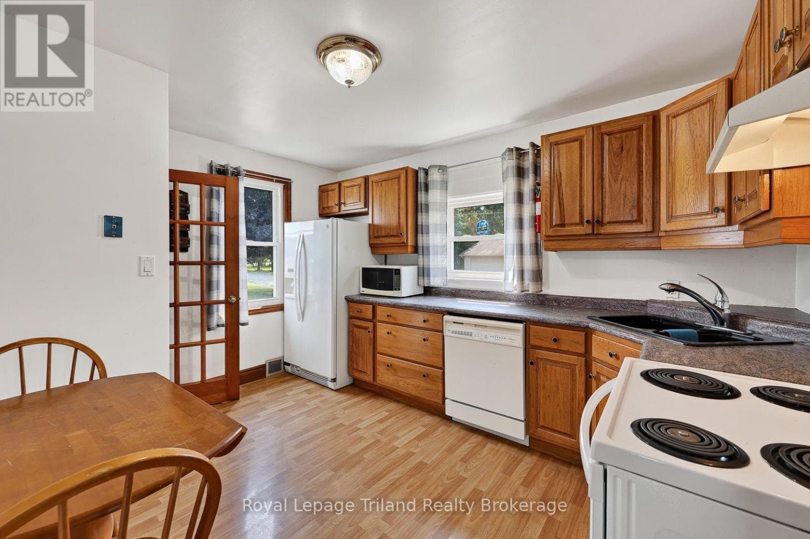 Single Family at 241 Delatre Street, Zorra (Thamesford), Ontario - Photo 10 - RE/MAX Garden City Realty